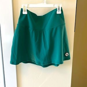 Vuori  green skort